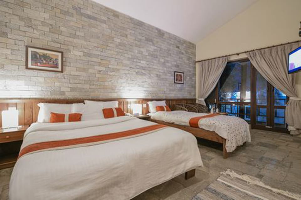 Deluxe Twin Room, 1 Bedroom, Garden View | In-room safe, desk, soundproofing, free WiFi