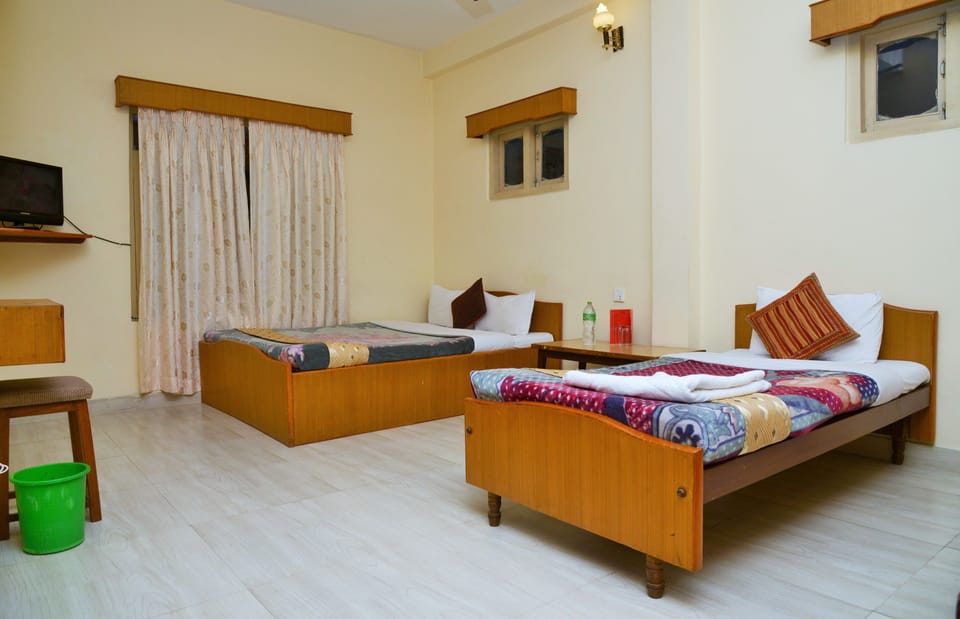 Standard Room | In-room safe, desk, soundproofing, iron/ironing board