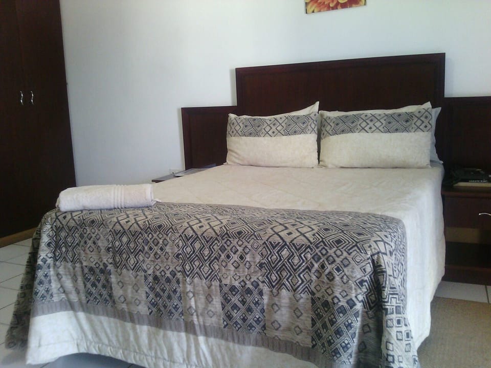 Standard Room | Desk, WiFi (free)