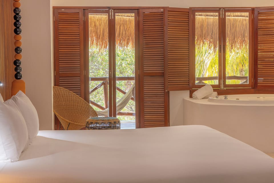 Superior Suite, Jetted Tub | Premium bedding, in-room safe, free cribs/infant beds, free WiFi