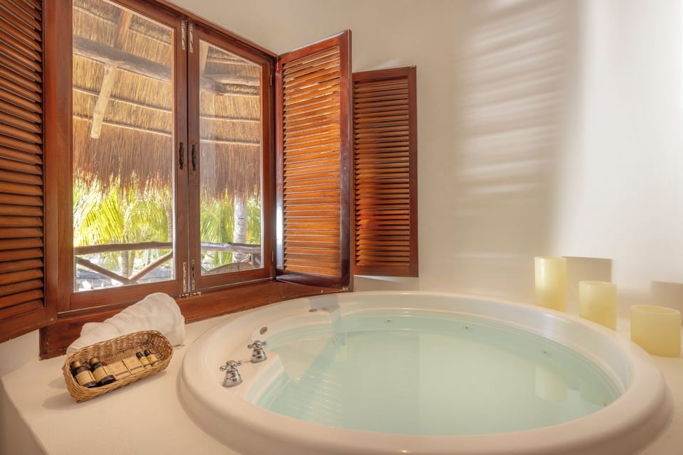 Superior Suite, Jetted Tub | Premium bedding, in-room safe, free cribs/infant beds, free WiFi