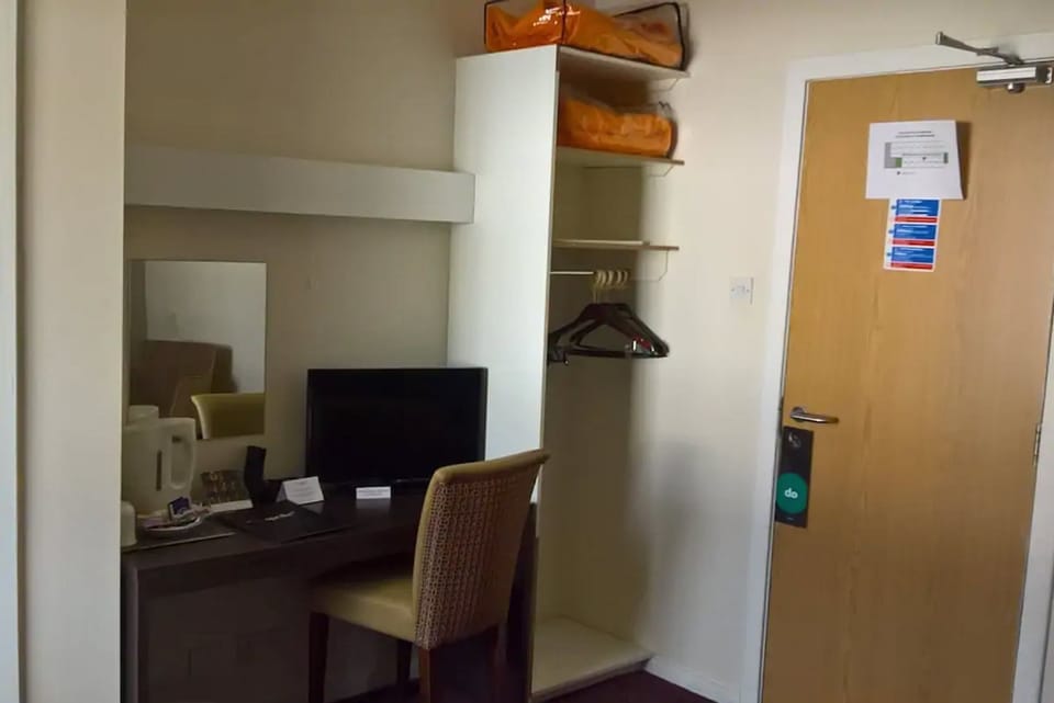 Cosy Double room | Desk, free WiFi, bed sheets, wheelchair access