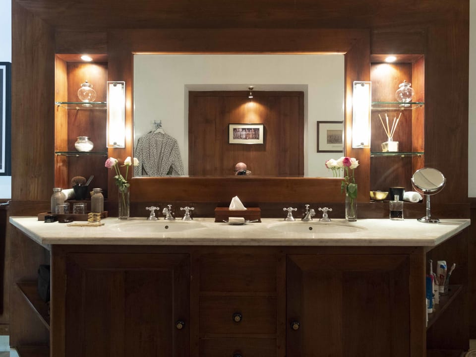 Luxury Suite (Private Miranda) | Bathroom | Designer toiletries, hair dryer, bathrobes, towels