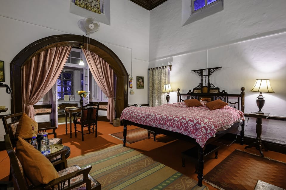 Heritage Romance | Minibar, individually decorated, individually furnished, desk