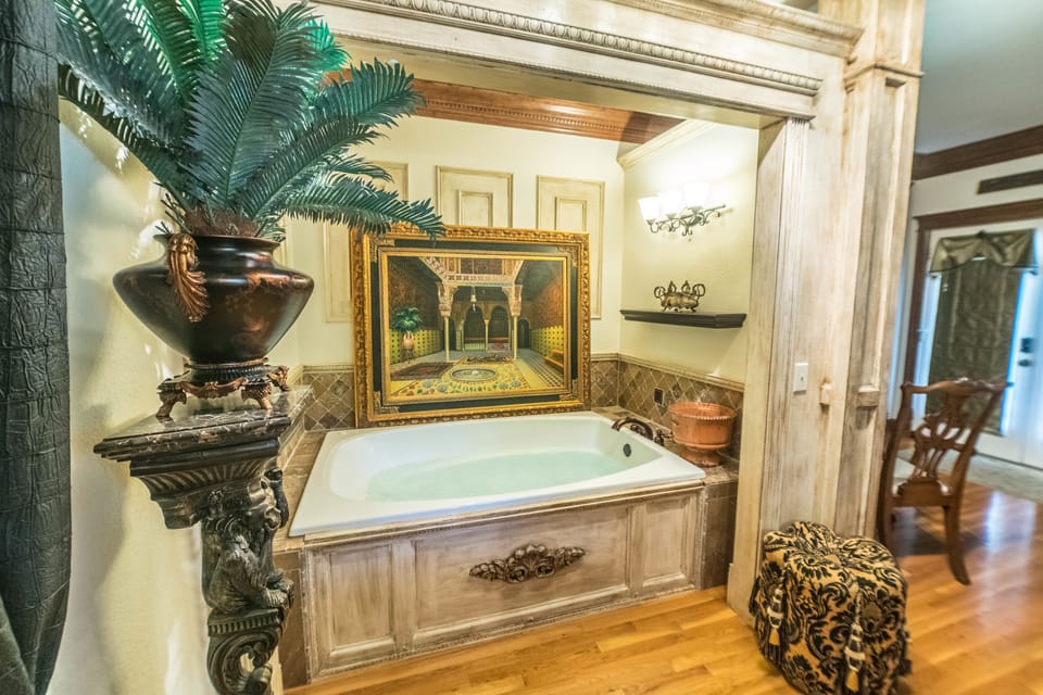 The Royal Suite | Bathroom amenities | Towels, soap, shampoo, toilet paper