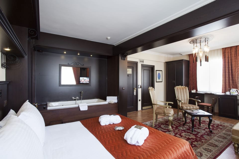 Premium Sultan Junior Suite | Premium bedding, minibar, in-room safe, desk