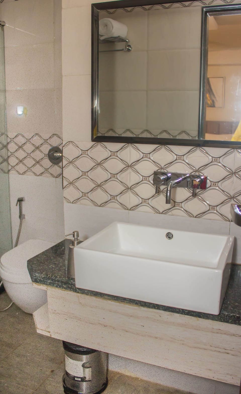 Superior Studio, 1 Double Bed, Garden View | Bathroom | Shower, free toiletries, hair dryer, towels