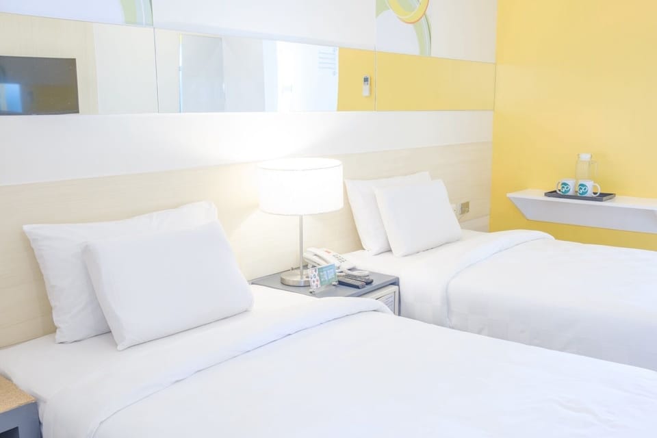 Standard Twin Room | In-room safe, desk, laptop workspace, iron/ironing board