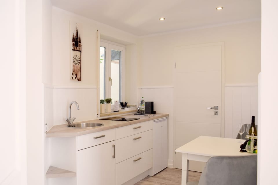 Bayerwald-Suite, Balcony with garden view | In-room dining