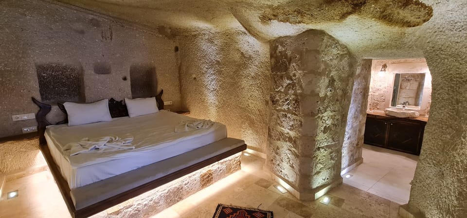 Harem Cave Suite | Egyptian cotton sheets, premium bedding, down comforters, desk