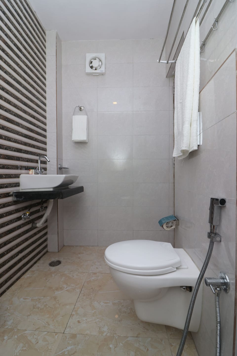 Super Deluxe Room | Bathroom shower
