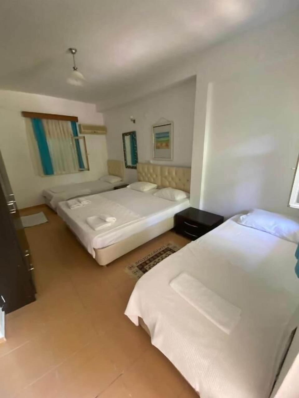 Standard Quadruple Room | In-room safe, desk, cribs (free), WiFi (free)
