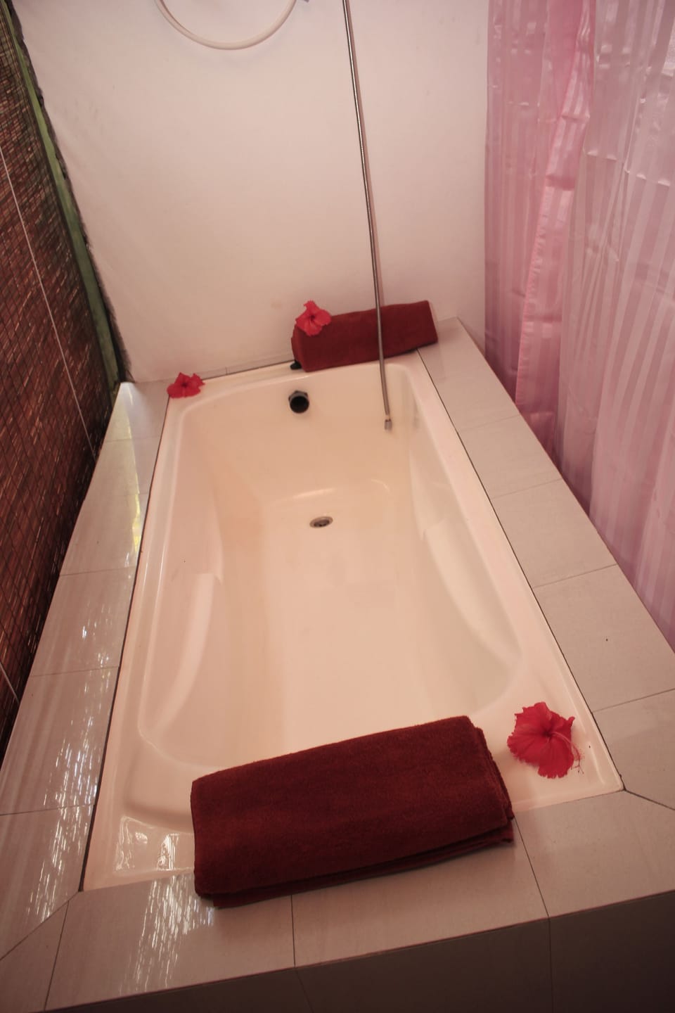 Hot tub, body treatments, body wraps, body scrubs, facials