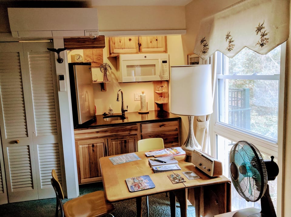 Laguna Beach | In-room dining