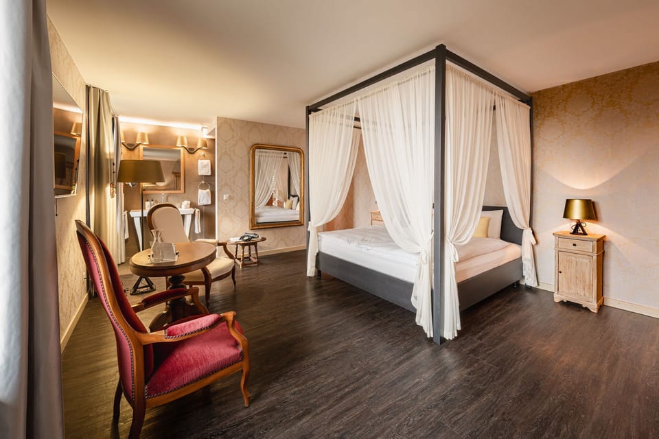 Suite | Premium bedding, in-room safe, desk, blackout drapes