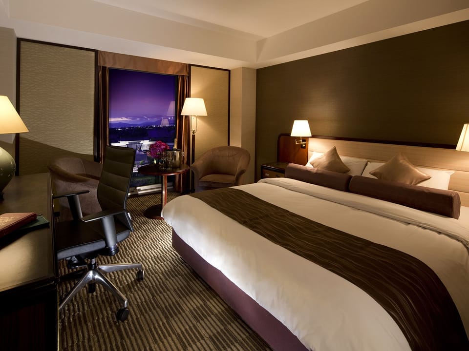 Standard Room, 1 King Bed (Castle View, Minifridge) | Down comforters, desk, blackout drapes, iron/ironing board