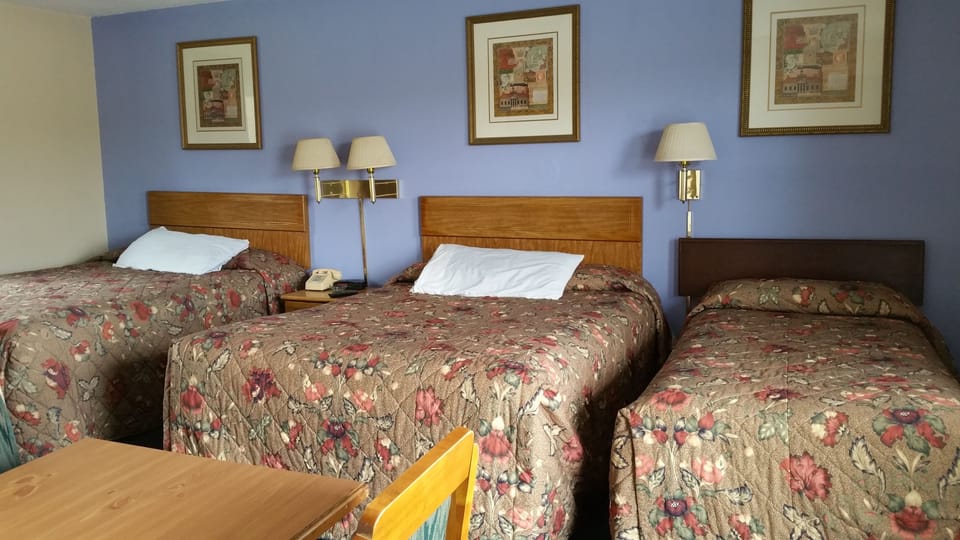 Standard Room, 2 Queens and 1 Full Bed  | Free WiFi, bed sheets