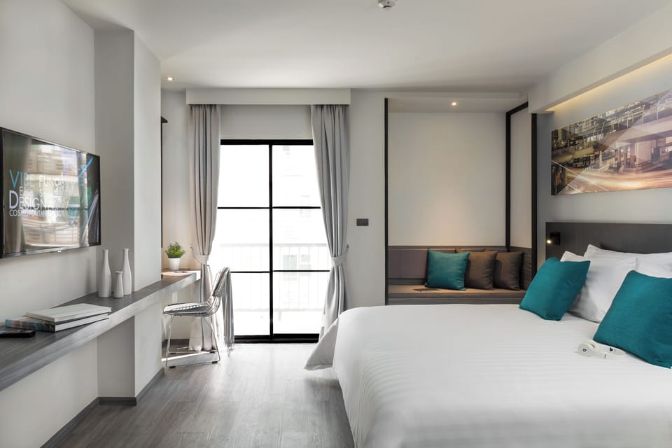 Standard Double Room | Premium bedding, in-room safe, desk, blackout drapes