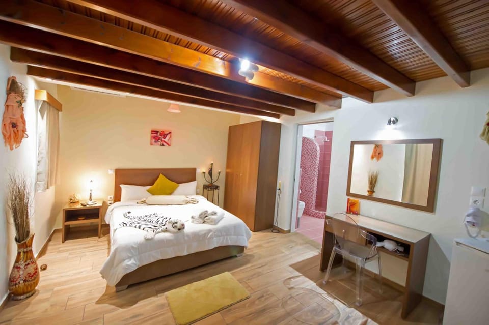 In-room safe, desk, soundproofing, iron/ironing board