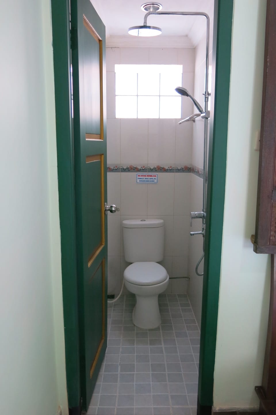 Deluxe Room | Bathroom | Shower, free toiletries, slippers, bidet