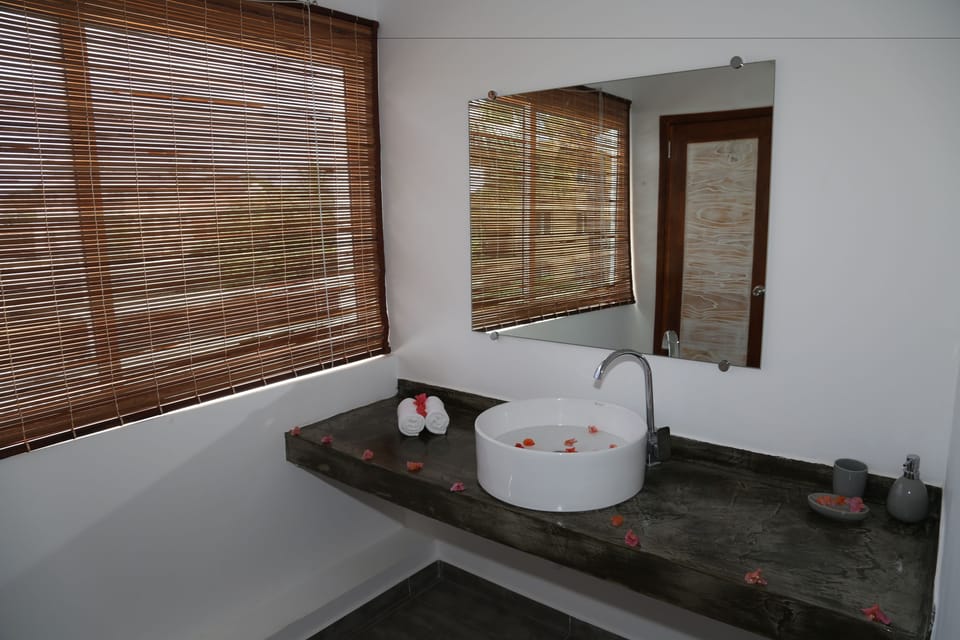 Comfort Room | Bathroom | Shower, hair dryer (on request), towels, soap