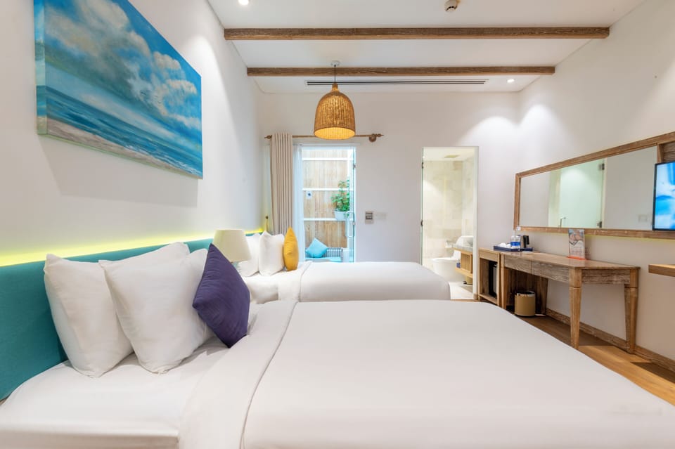 Superior Twin Room, 2 Twin Beds | Premium bedding, minibar, in-room safe, desk