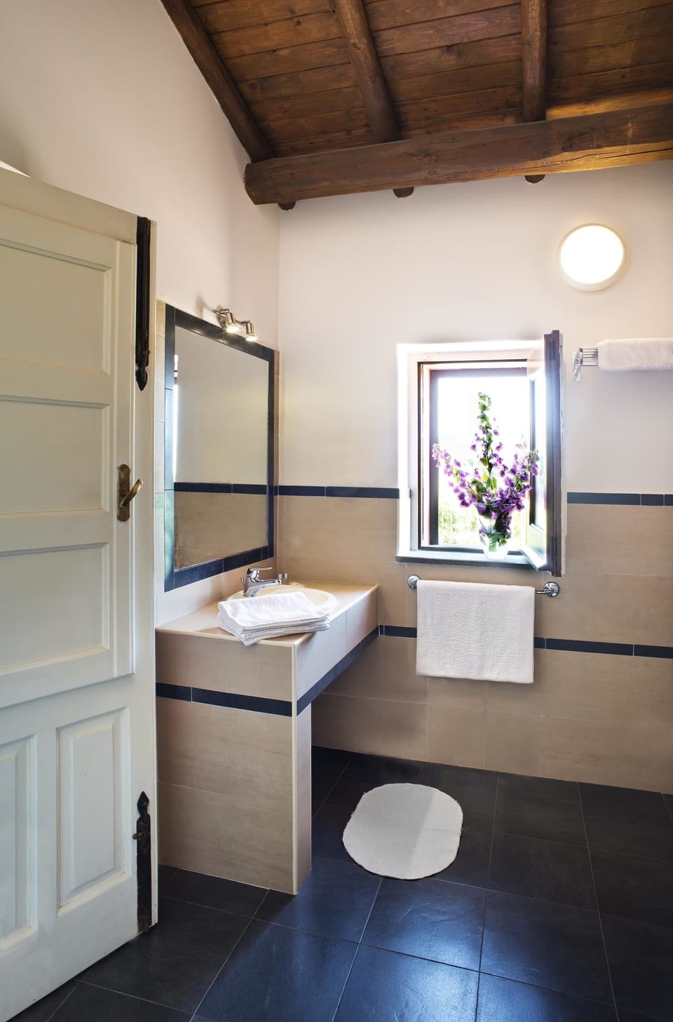 Free toiletries, hair dryer, bidet, towels