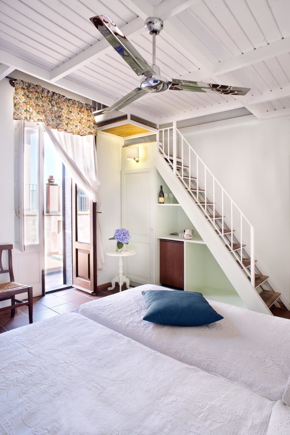 Room, 2 Twin Beds | Minibar, in-room safe, desk, free WiFi