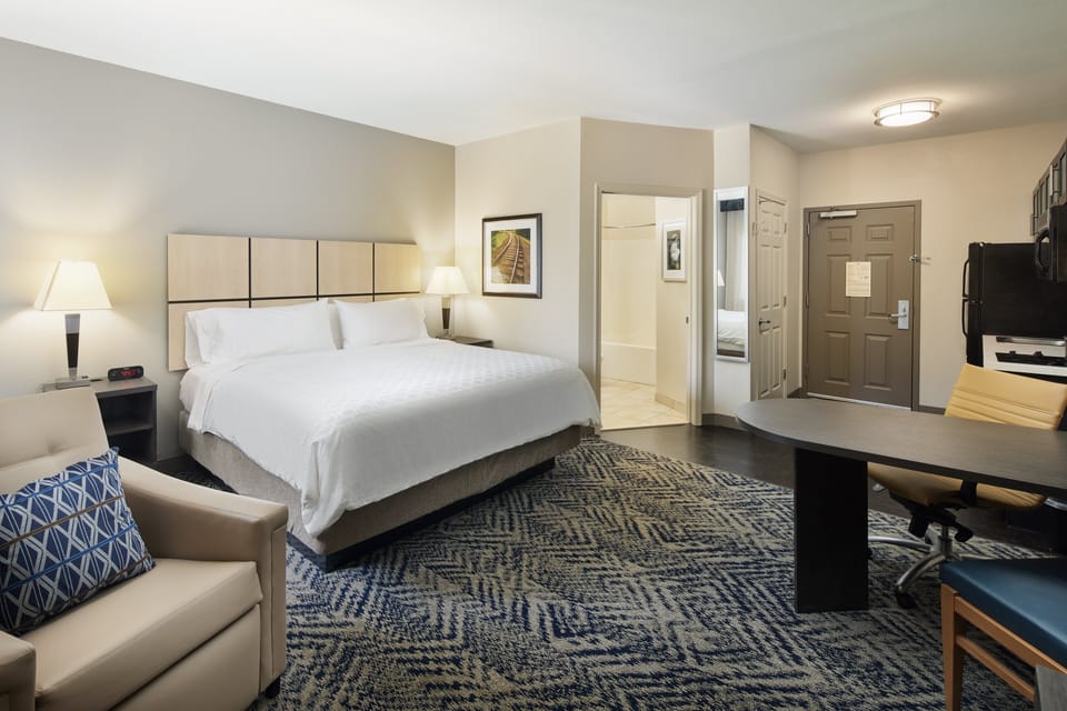 Premium bedding, pillowtop beds, in-room safe, desk