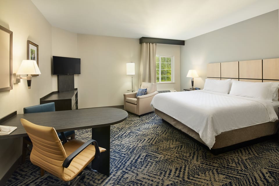 Premium bedding, pillowtop beds, in-room safe, desk