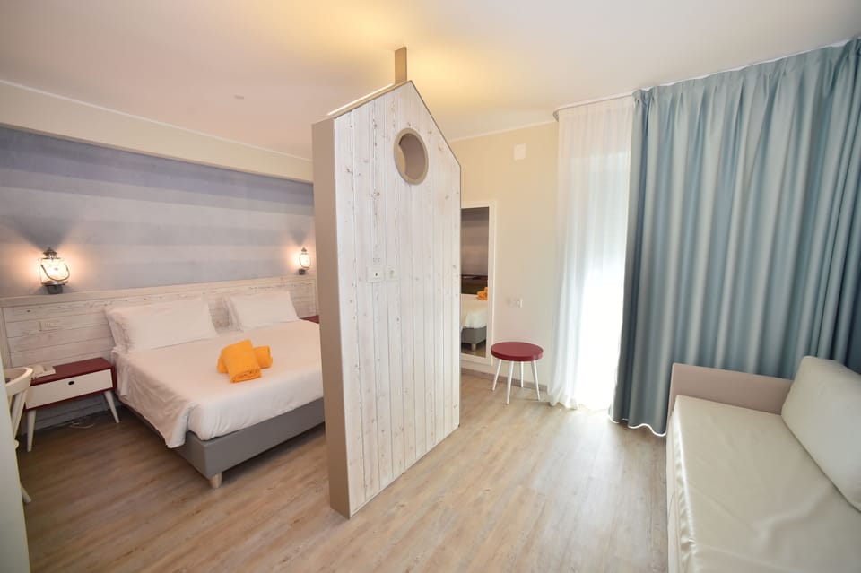 Comfort Triple Room | Hypo-allergenic bedding, minibar, in-room safe, desk