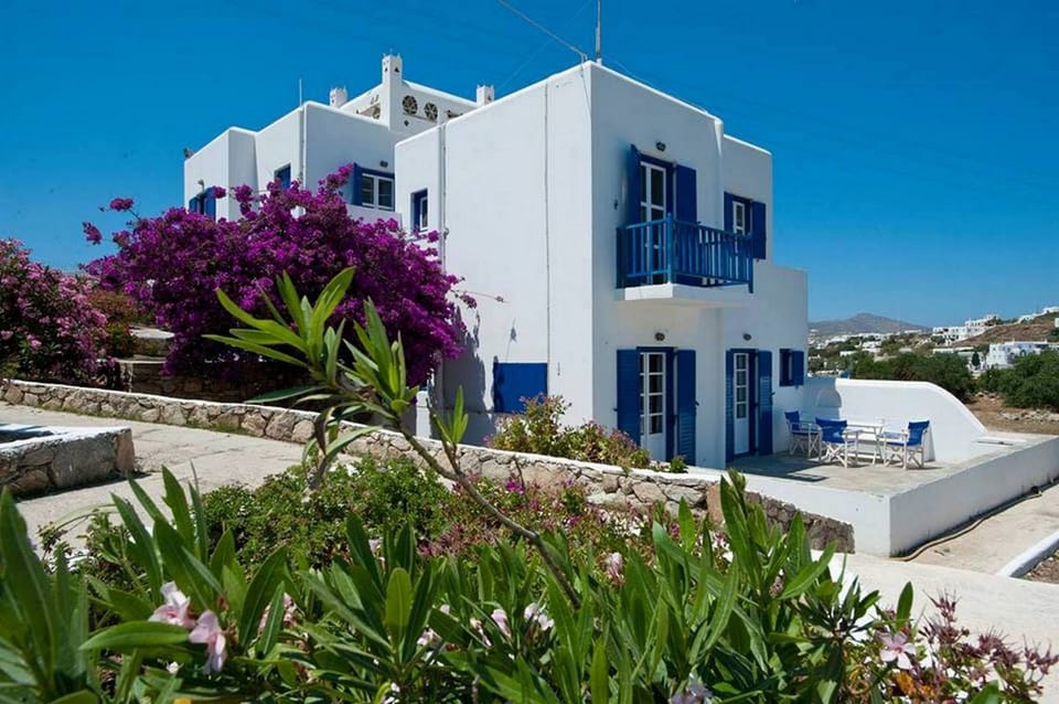 Gryparis Club Apartments Bed and Breakfast in Mykonos