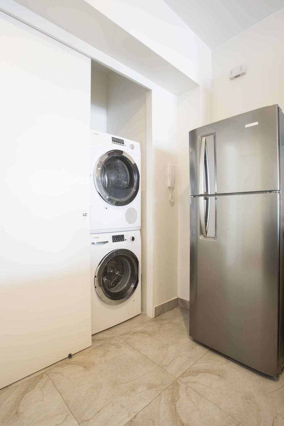 Exclusive Apartment, 3 Bedrooms (501) | 3 bedrooms, in-room safe, desk, WiFi (free)
