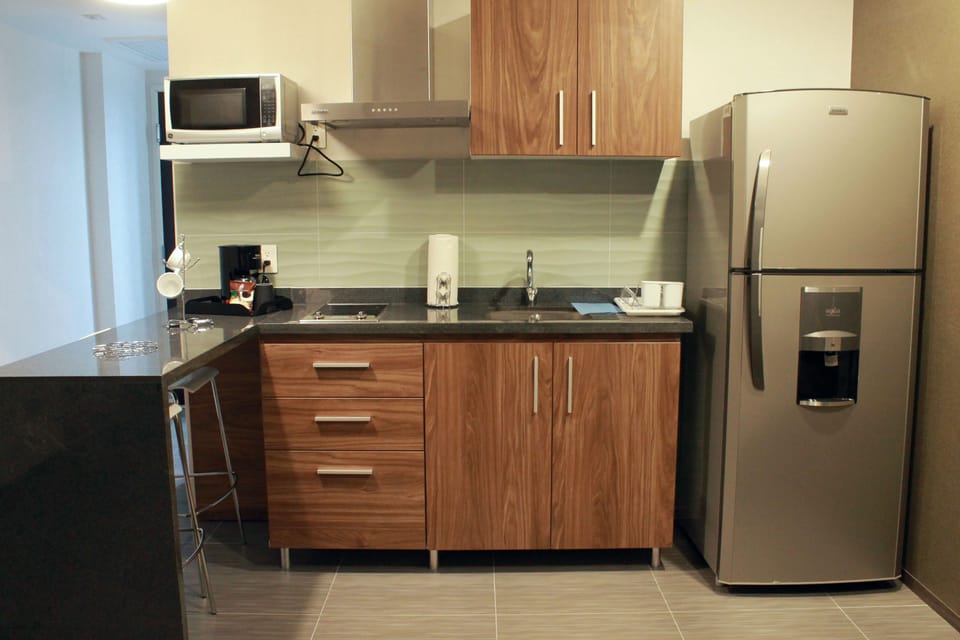 Room (Suite) | Private kitchenette