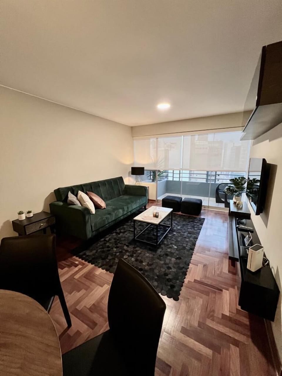 Business Apartment, 4 Bedrooms | Living area | 32-inch LED TV with cable channels, TV