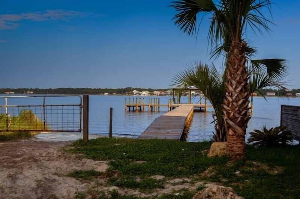 House, 4 Bedrooms | Property grounds