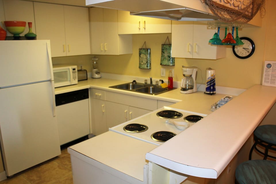 Condo, 1 Bedroom, Balcony, Beachfront | 1 bedroom, individually decorated, individually furnished