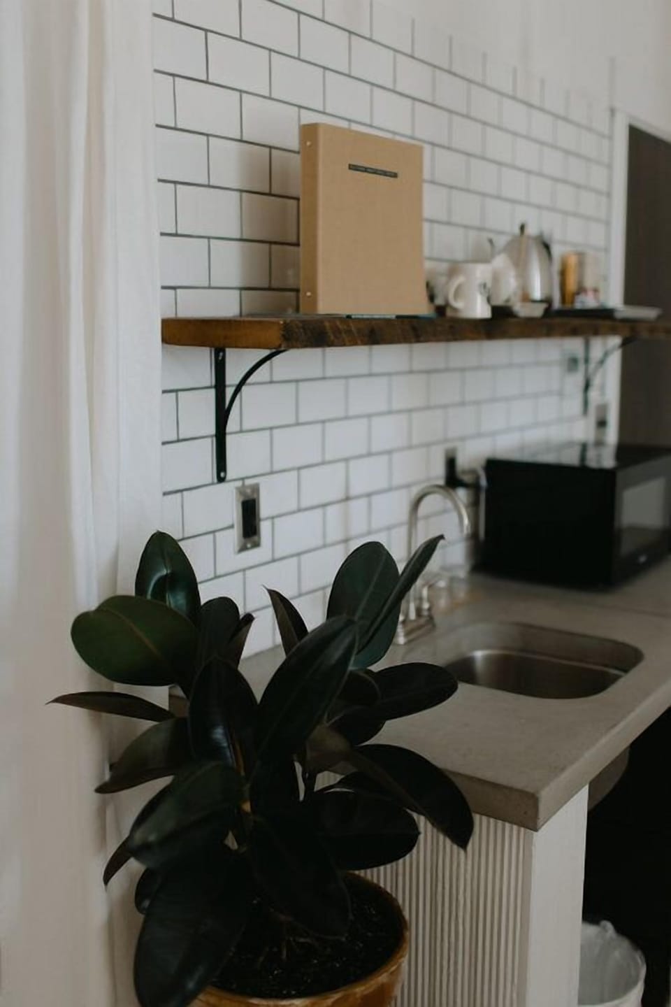 Casablanca | Private kitchen | Fridge, microwave, coffee/tea maker, electric kettle
