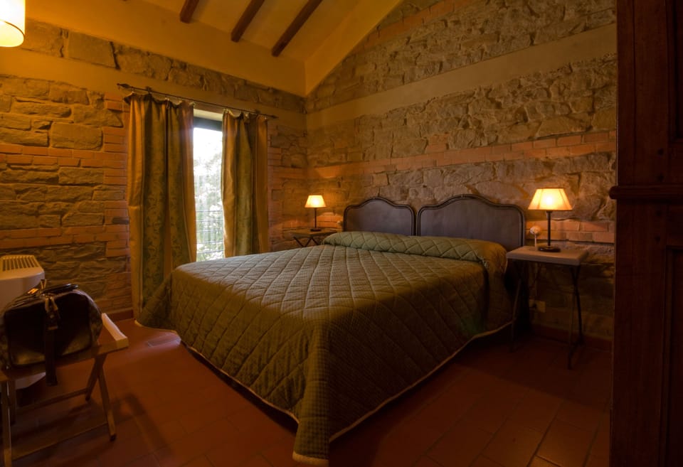 Romantic Suite, 1 Queen Bed, Kitchenette, Valley View | Desk, blackout drapes, soundproofing, cribs/infant beds