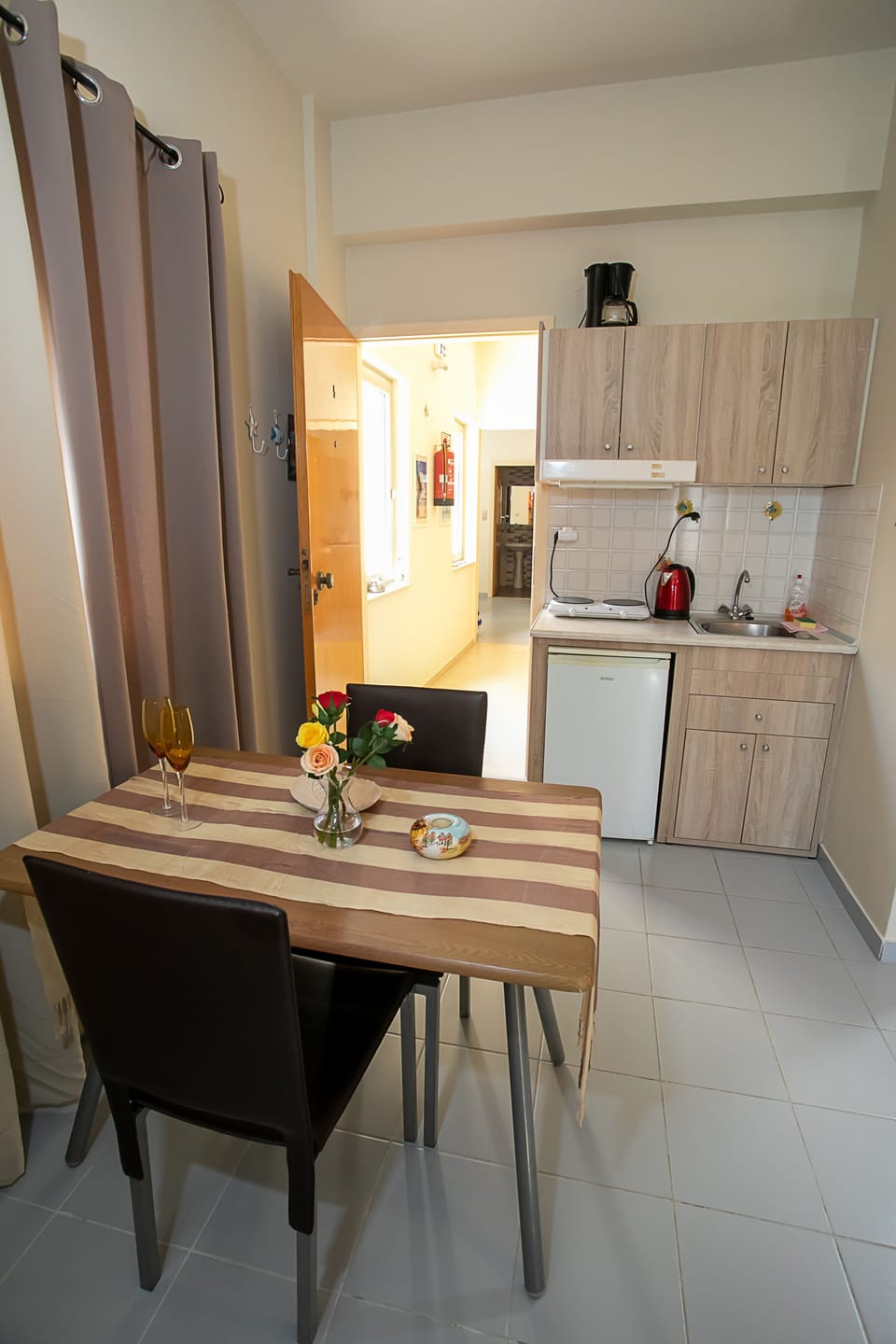 Romantic Double Room, Balcony, Oceanfront | Private kitchen | Fridge, stovetop, coffee/tea maker, electric kettle