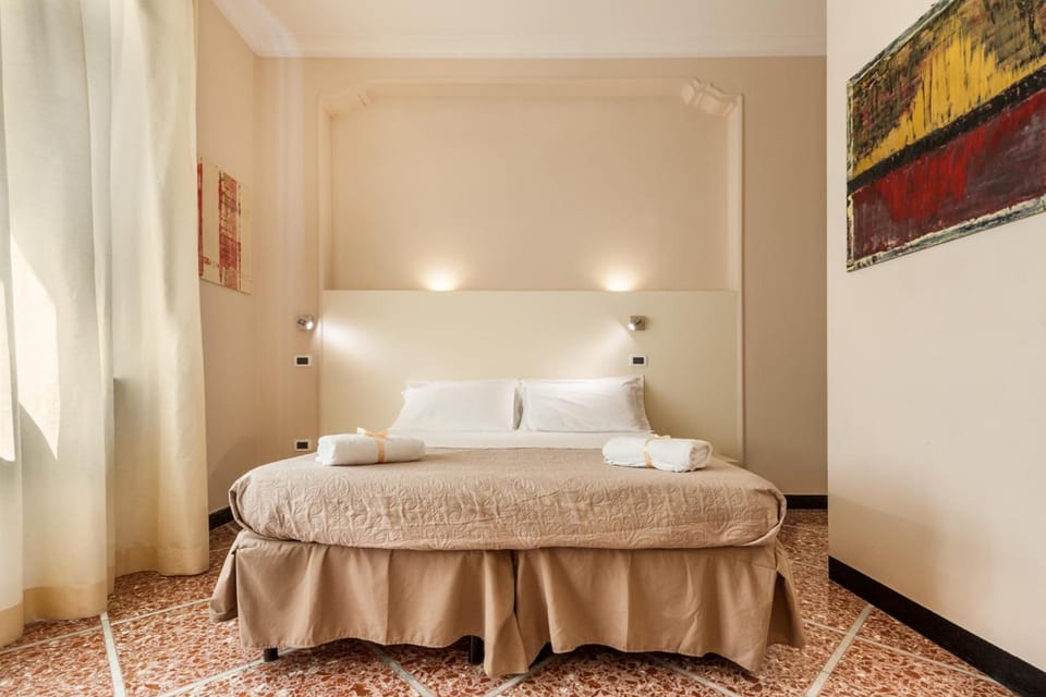 Frette Italian sheets, individually decorated, individually furnished