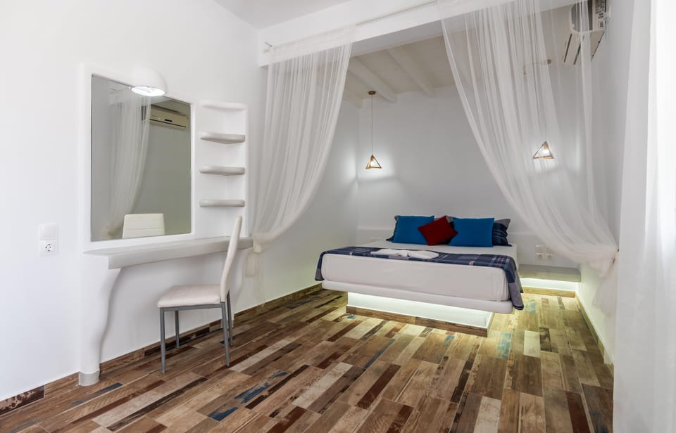 Junior Suite | In-room safe, iron/ironing board, free WiFi