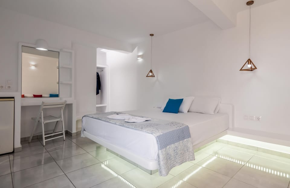 Triple Room | In-room safe, iron/ironing board, free WiFi