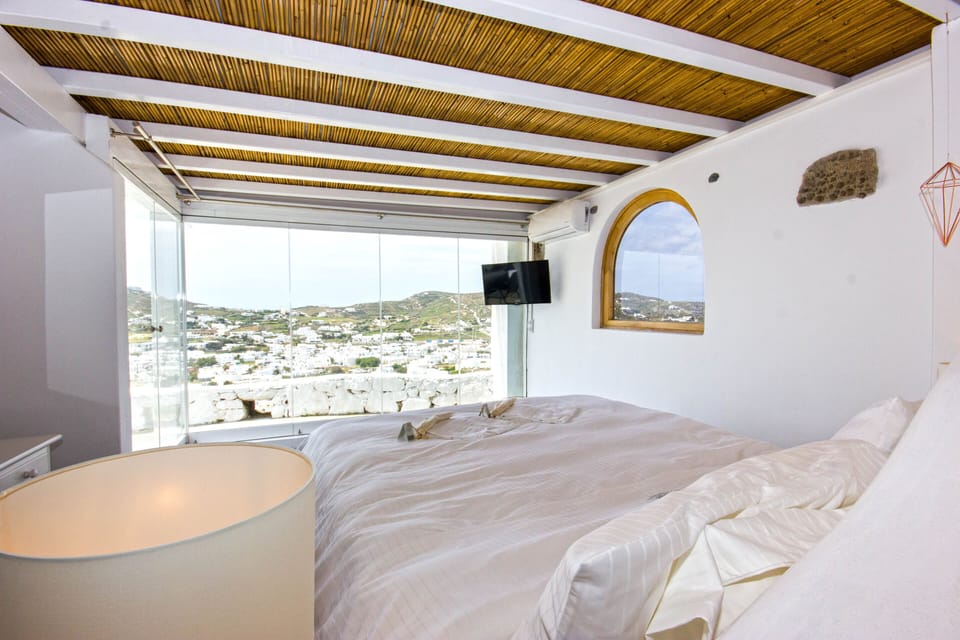 Suite (Mykonian Mini) | In-room safe, iron/ironing board, WiFi (free)