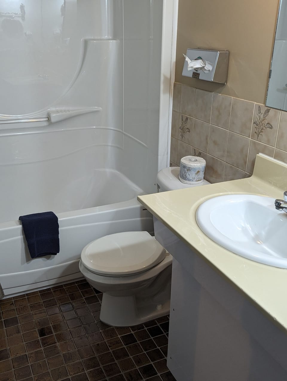 Standard Room, Multiple Beds | Bathroom | Combined shower/tub, hair dryer, towels