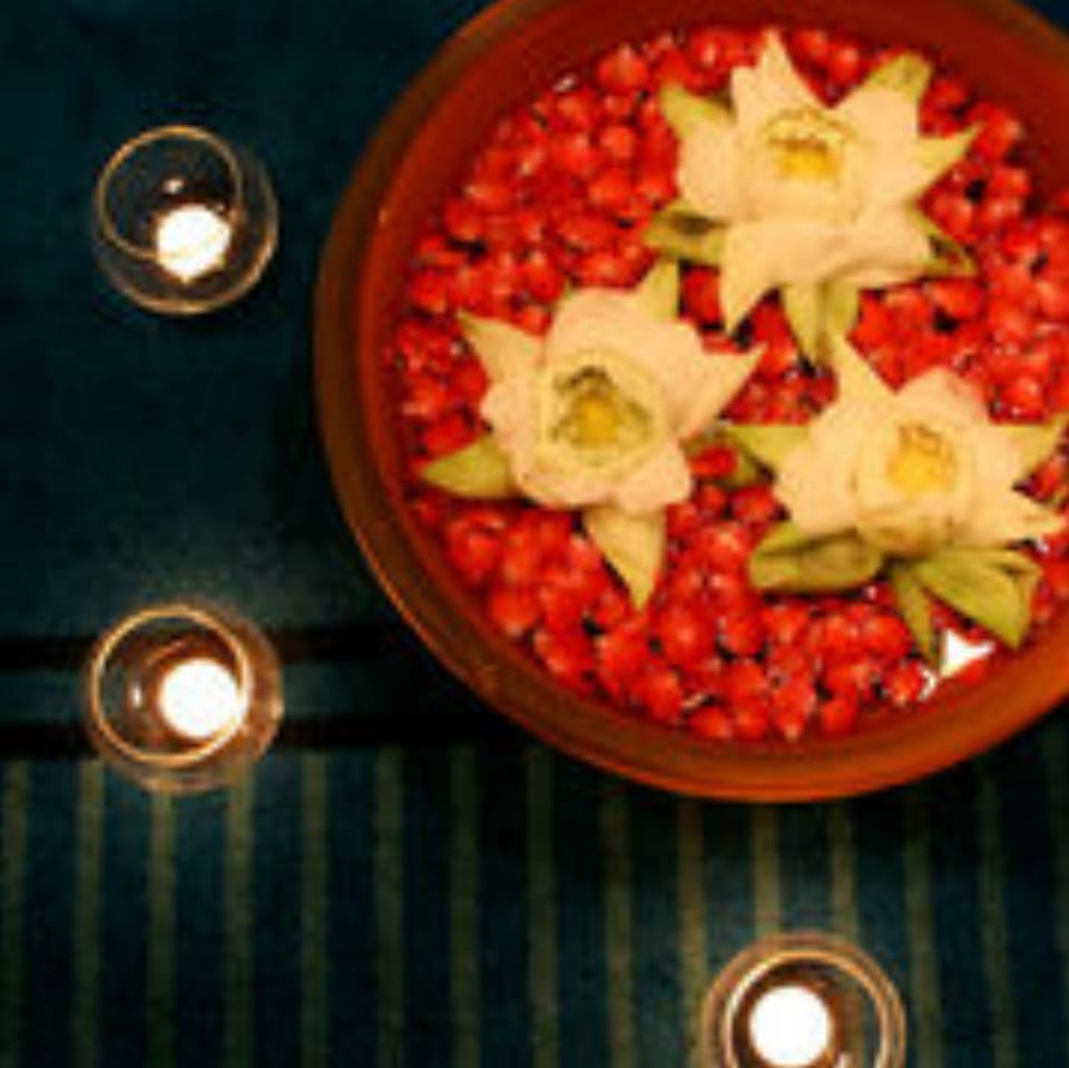 Couples treatment rooms, sauna, hot tub, steam room, hot springs