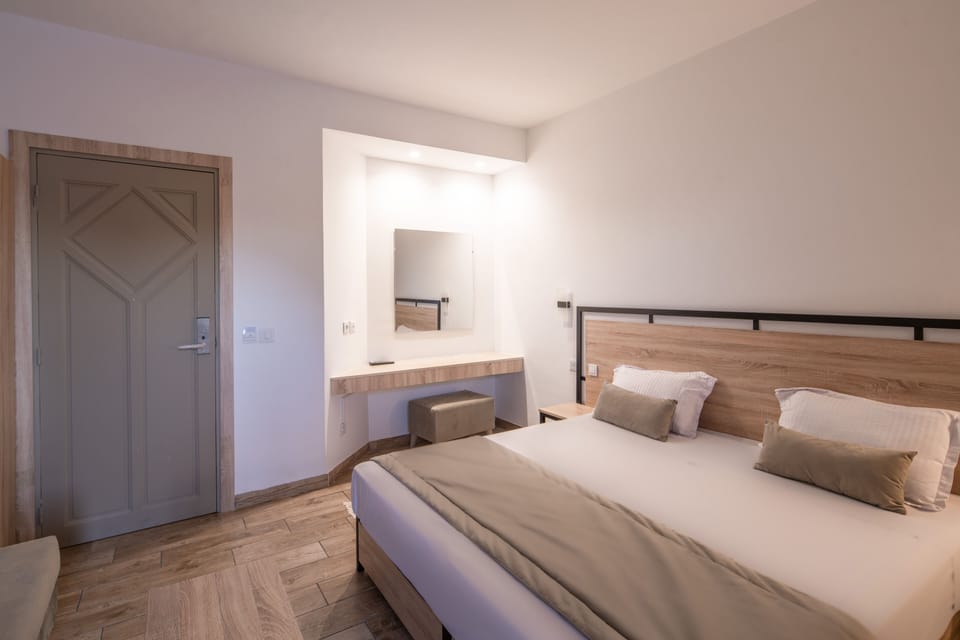Standard Room | In-room safe, free cribs/infant beds, free WiFi, bed sheets