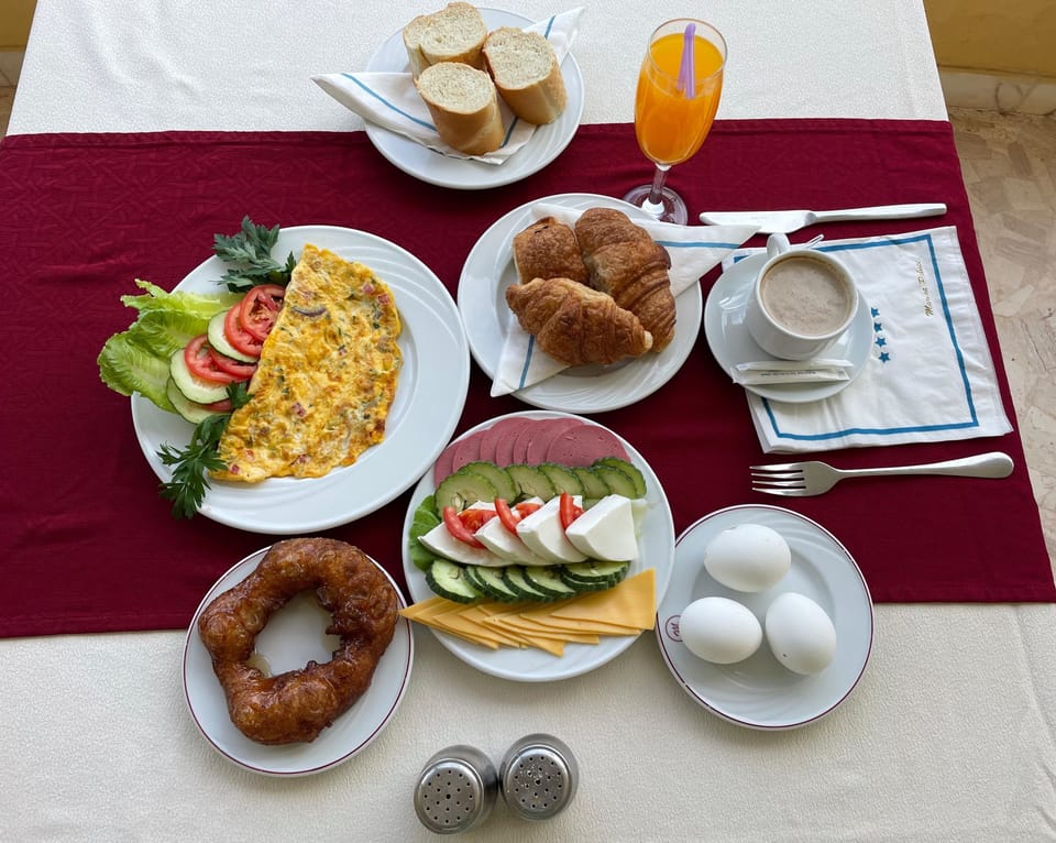 Free daily continental breakfast