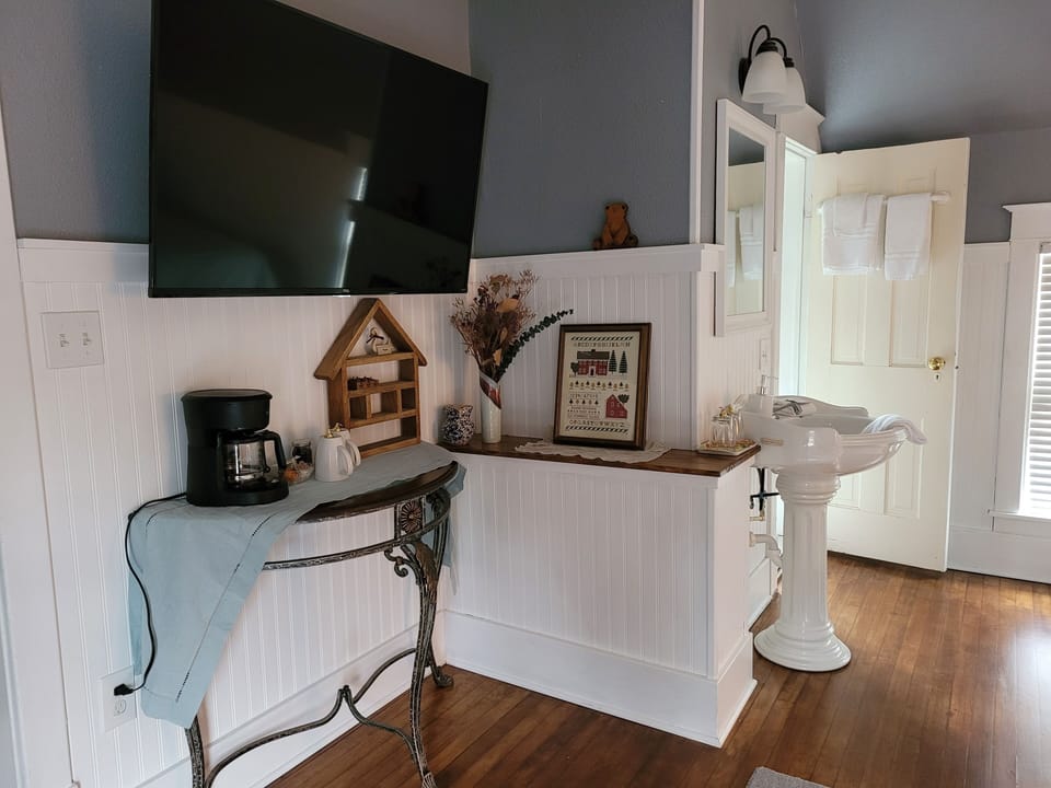 Standard Double Room, 2 Queen Beds | Free WiFi, bed sheets