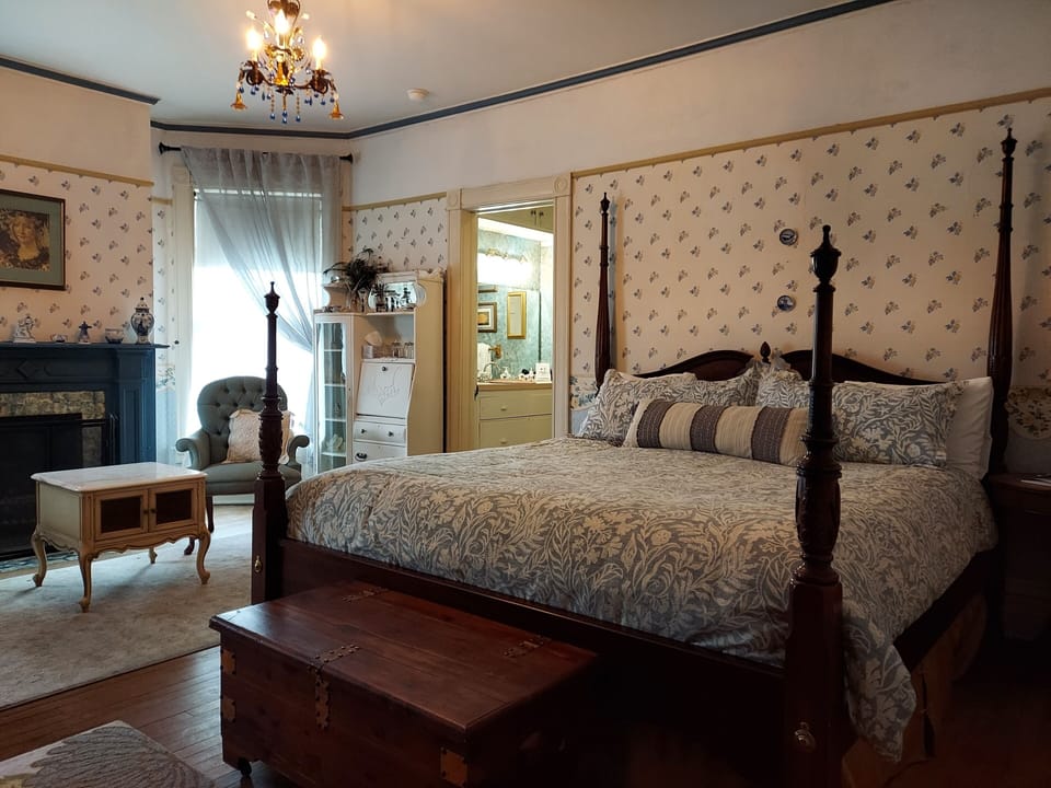 Comfort Room, 1 King Bed | Free WiFi, bed sheets